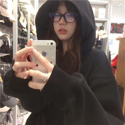 聪明的金发美女